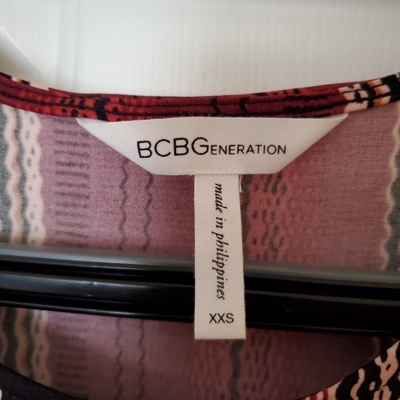 BCBGENERATION Ruffled Short Sleeve Striped Dress Ladies Size XXS Red Brown Boho - Picture 3 of 4